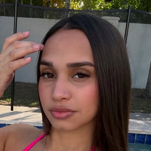 Camila Cruz Headshot 4 of 6