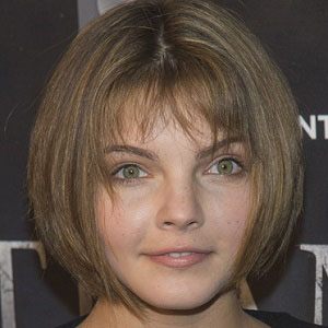 Camren Bicondova Headshot 3 of 5