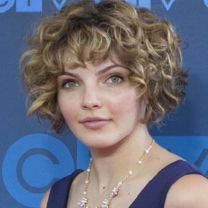 Camren Bicondova Headshot 4 of 5