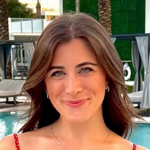 Carly Silverman Headshot 6 of 6