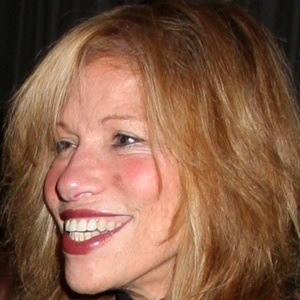 Carly Simon - Bio, Family, Trivia | Famous Birthdays