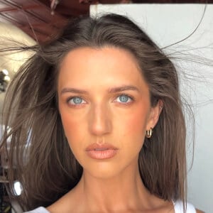 Caroline Karwoski Headshot 6 of 10