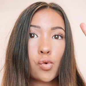 Caroline Manning - Biography, Family Life and Everything About | Wiki