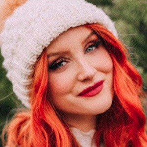 Caroline Tucker Headshot 2 of 10