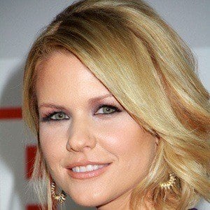 Carrie Keagan - Bio, Family, Trivia | Famous Birthdays