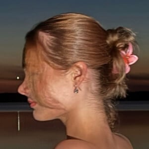 Ellie Skiba Headshot 5 of 6