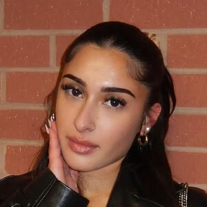 cassiidyy7 Headshot 5 of 9