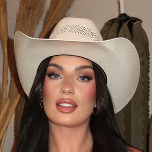 Catherine Taylor Headshot 2 of 6