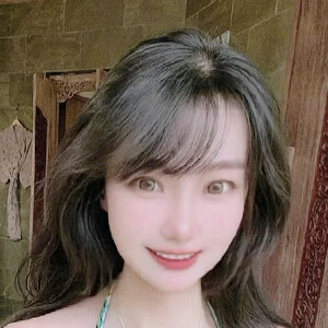 Cathy Huang Headshot 2 of 3