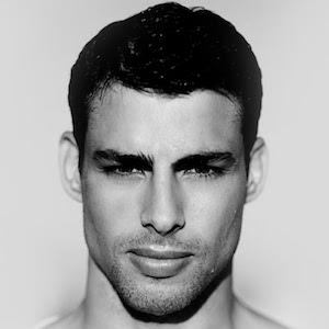 Cauã Reymond Headshot 2 of 6