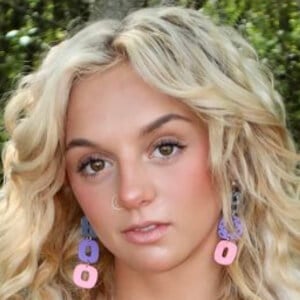 Brooklynn Lily Headshot 5 of 16