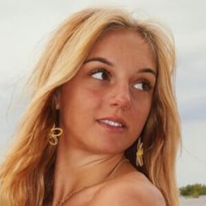 Brooklynn Lily Headshot 6 of 16
