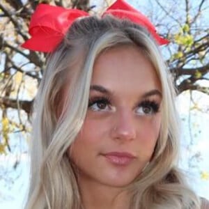 Brooklynn Lily Headshot 10 of 16