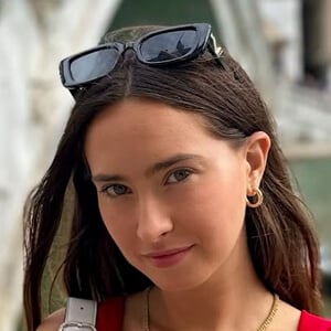Cecilia Rose Headshot 2 of 9