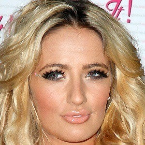 Chantelle Houghton Headshot 5 of 9