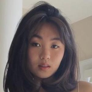 Charlize Chiu Headshot 6 of 10