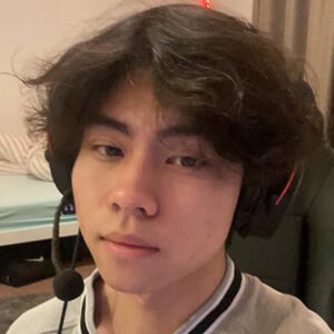Chen Yangyii Headshot 2 of 6