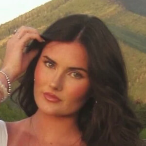 Chloe Chop Headshot 2 of 8