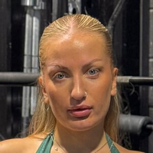 Chloe Foster Headshot 2 of 3