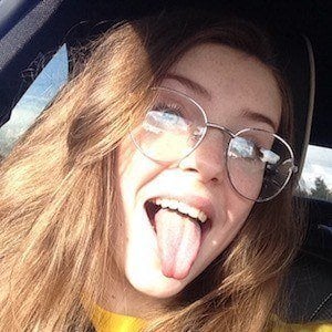 Chloe Hodgson - Age, Family, Bio | Famous Birthdays