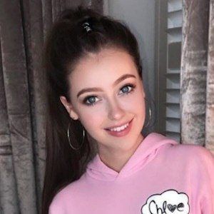 Chloe Rose Headshot 7 of 10