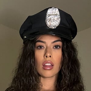 Chloe Sasha Headshot 5 of 5