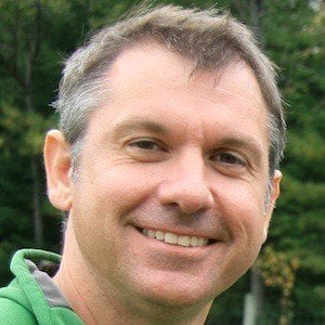 Chris Kratt Headshot 6 of 9