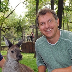 Chris Kratt Headshot 8 of 9