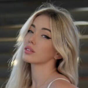 Christi Walks Headshot 5 of 6