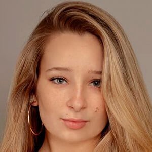 Christina Kelly Brinley Headshot 5 of 17