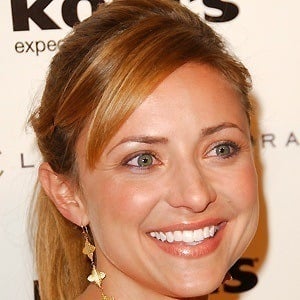 Christine Lakin Headshot 5 of 10