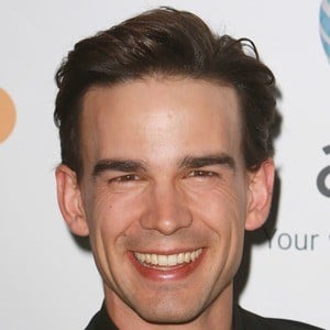 Christopher Gorham Headshot 10 of 10