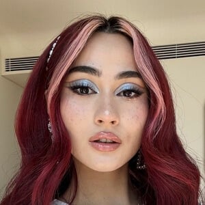 Cili Bling Headshot 2 of 9