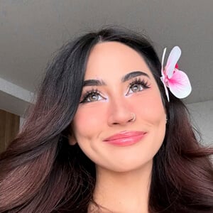 Cili Bling Headshot 7 of 9