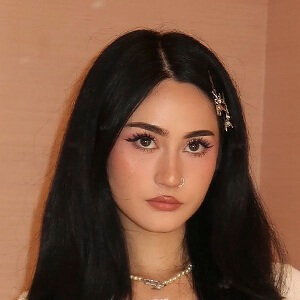 Cili Bling Headshot 9 of 9