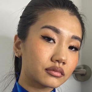 Cindy Zheng Headshot 5 of 9