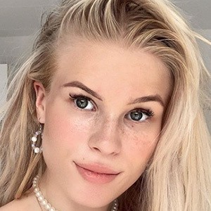 Clara Rønneholt Headshot 3 of 5