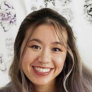 Clarissa Hong Headshot 8 of 10