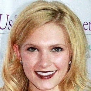 Claudia Lee Headshot 7 of 10