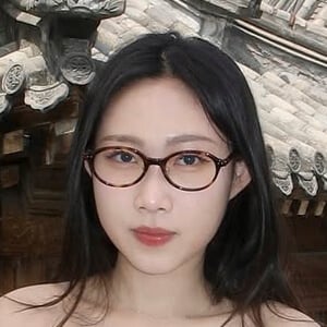 claudiaashao Headshot 6 of 6