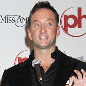 Clinton Kelly Headshot 3 of 3