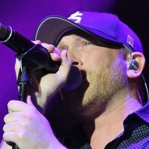 Cole Swindell Headshot 7 of 8