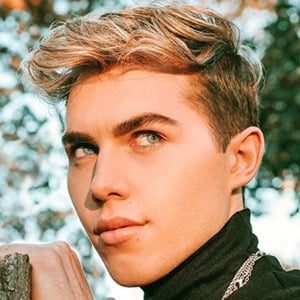 Cooper Coyle - Age, Family, Bio | Famous Birthdays