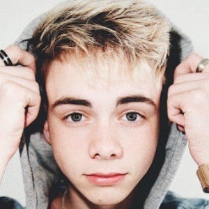 Corbyn Besson Headshot 7 of 10