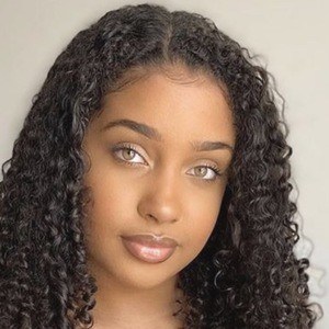 Corie Rayvon Headshot 6 of 10