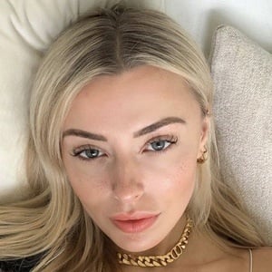 Corinna Kopf - Age, Family, Bio | Famous Birthdays