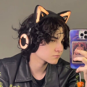 Cosmiplay Headshot 8 of 8