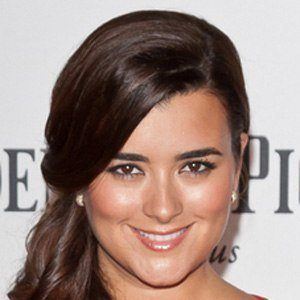 Cote de Pablo at age 32