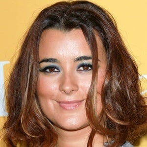 Cote de Pablo at age 32