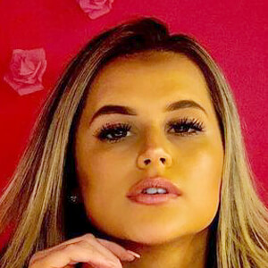 Courtney Redd Headshot 5 of 11